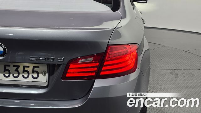 BMW 5-Series 2014 — photo 9