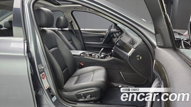 BMW 5-Series 2014 — photo 16