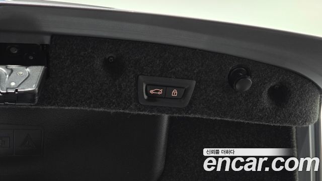 BMW 5-Series 2014 — photo 29