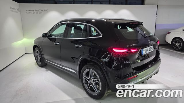 Mercedes-Benz GLA-Class 2026 — photo 3