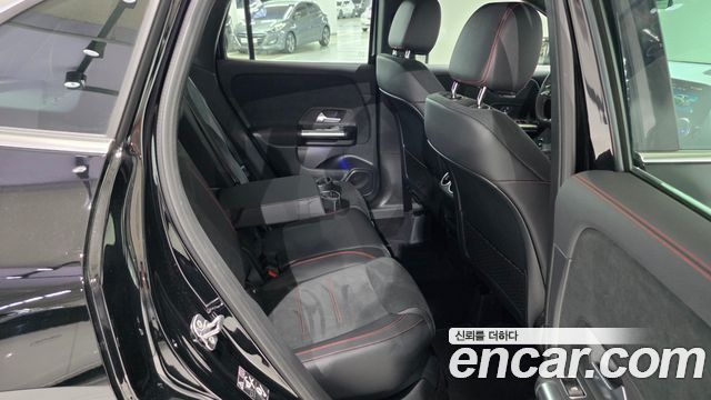 Mercedes-Benz GLA-Class 2026 — photo 19