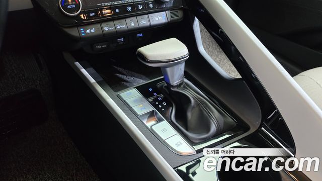 Hyundai AVANTE 2021 — photo 12