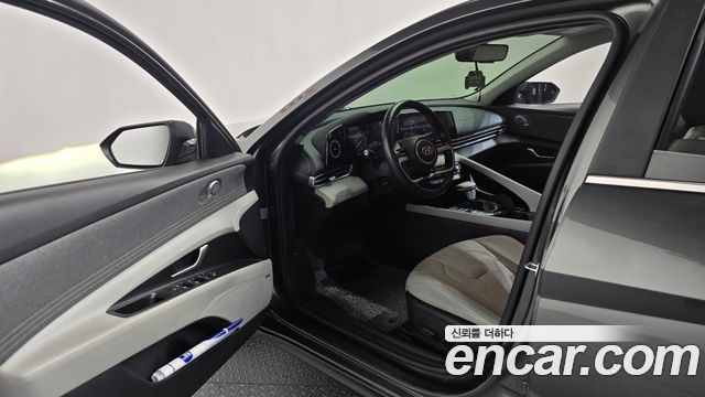 Hyundai AVANTE 2021 — photo 13