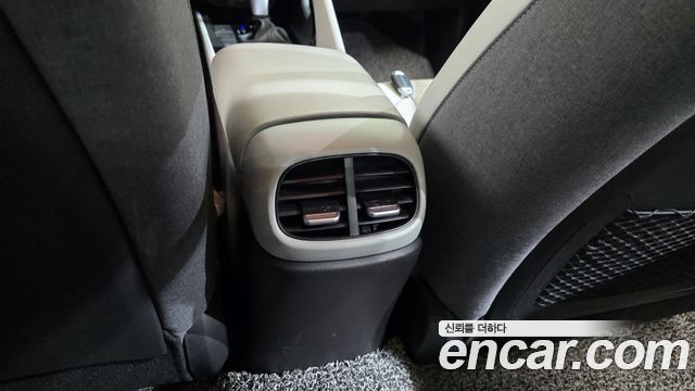 Hyundai AVANTE 2021 — photo 23