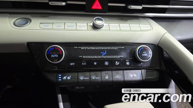 Hyundai AVANTE 2021 — photo 31