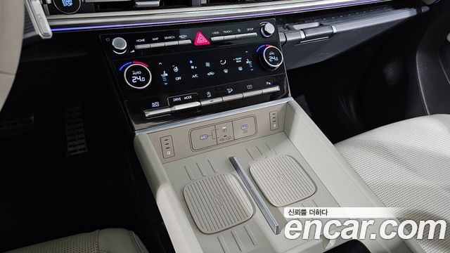 Hyundai Santafe 2024 — photo 27