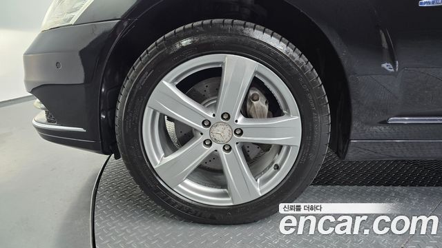 Mercedes-Benz S-Class 2012 — photo 5