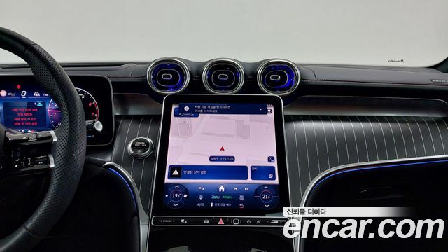 Mercedes-Benz GLC-Class 2026 — photo 16