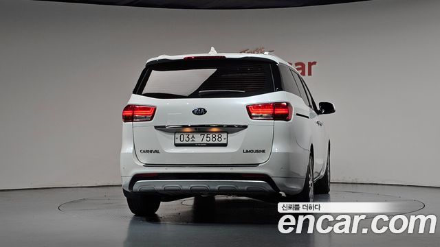 Kia Canival 2017 — photo 4