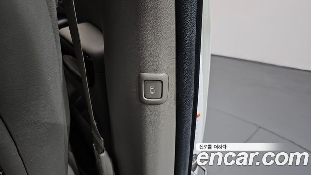 Kia Canival 2017 — photo 25