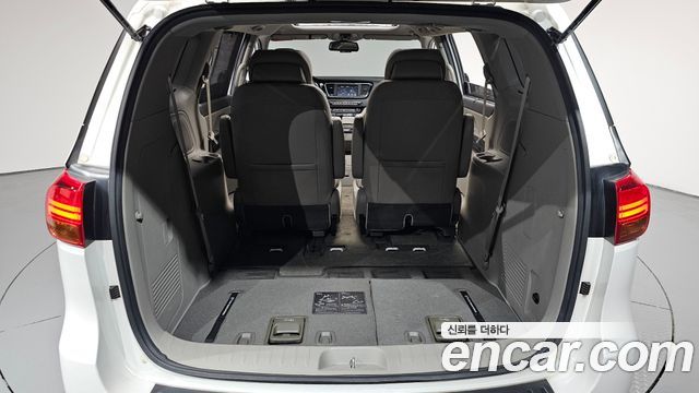 Kia Canival 2017 — photo 26