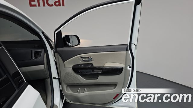 Kia Canival 2017 — photo 15