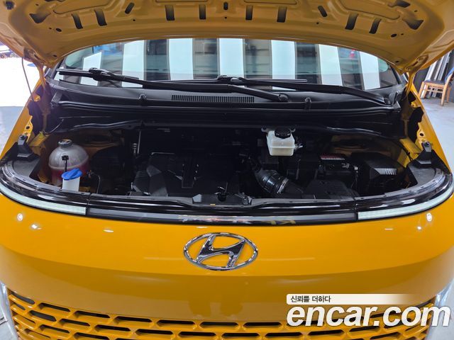 Hyundai Staria 2023 — photo 6