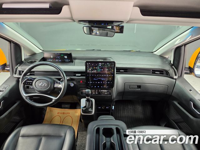 Hyundai Staria 2023 — photo 7