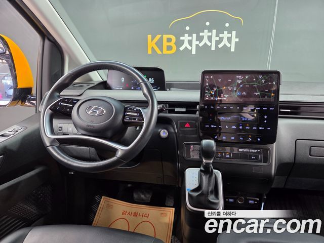 Hyundai Staria 2023 — photo 13