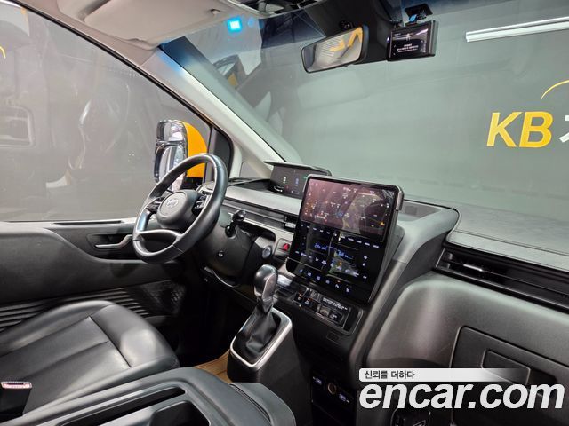 Hyundai Staria 2023 — photo 14