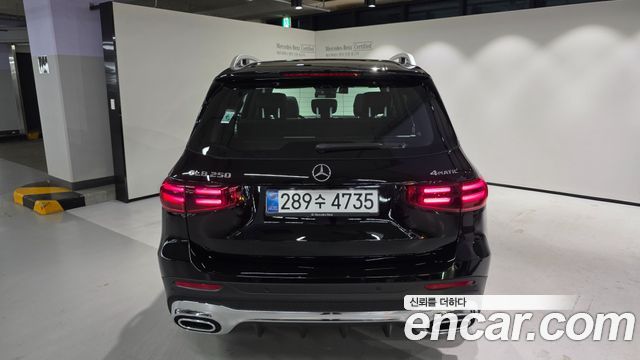 Mercedes-Benz GLB-Class 2026 — photo 7