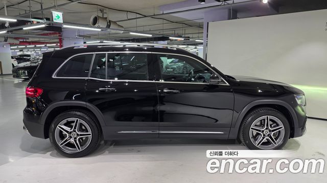 Mercedes-Benz GLB-Class 2026 — photo 8