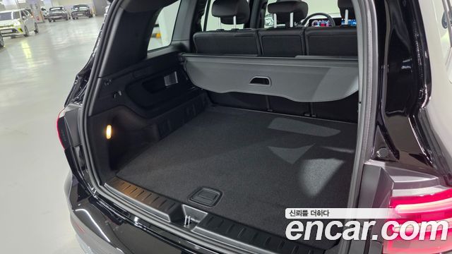 Mercedes-Benz GLB-Class 2026 — photo 9