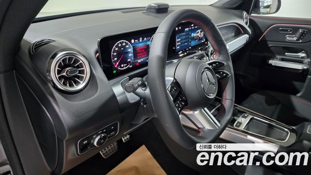 Mercedes-Benz GLB-Class 2026 — photo 14