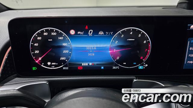 Mercedes-Benz GLB-Class 2026 — photo 15