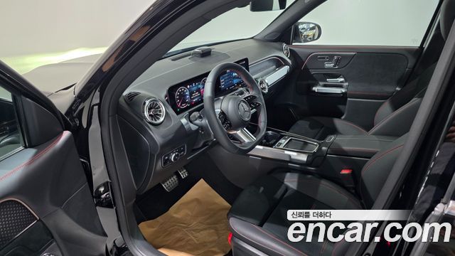 Mercedes-Benz GLB-Class 2026 — photo 18