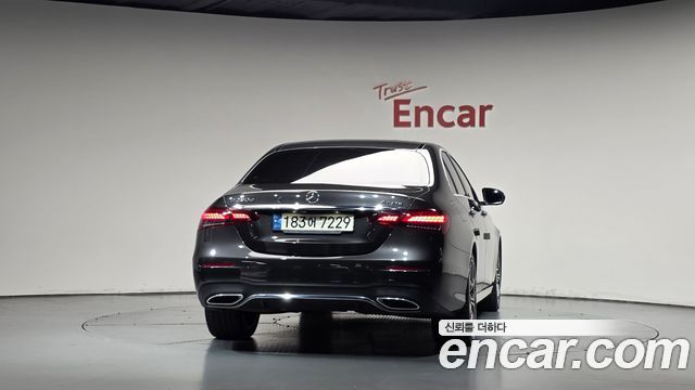 Mercedes-Benz E-Class 2021 — photo 4