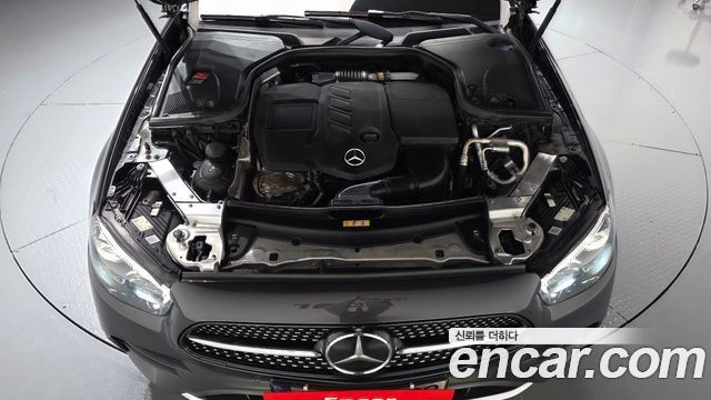 Mercedes-Benz E-Class 2021 — photo 6
