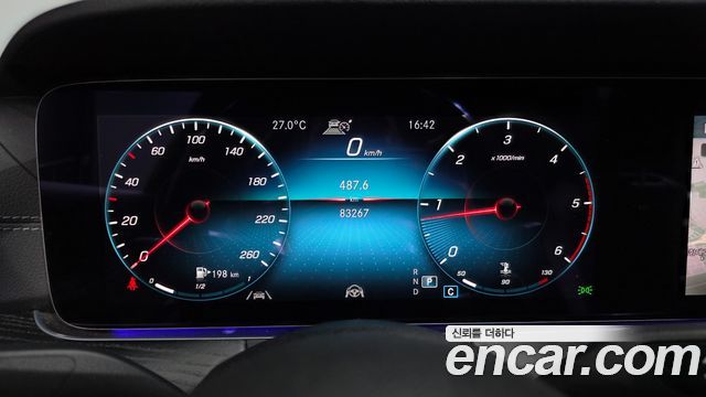 Mercedes-Benz E-Class 2021 — photo 11