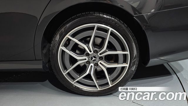 Mercedes-Benz E-Class 2021 — photo 7