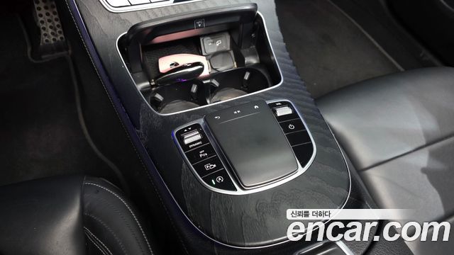Mercedes-Benz E-Class 2021 — photo 27