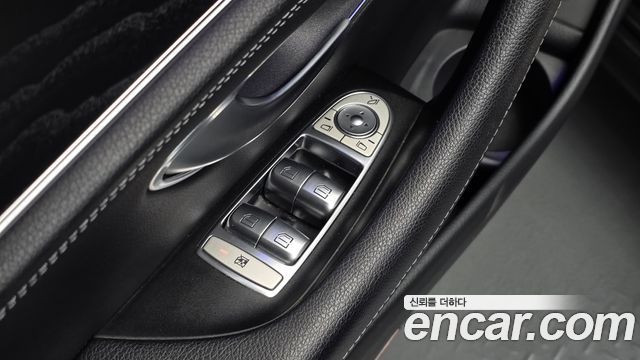 Mercedes-Benz E-Class 2021 — photo 28