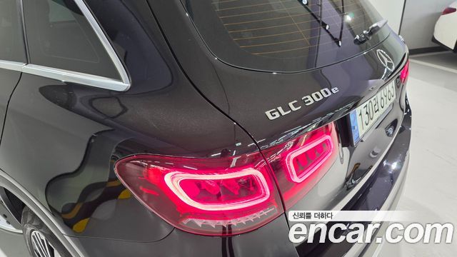 Mercedes-Benz GLC-Class 2021 — photo 12