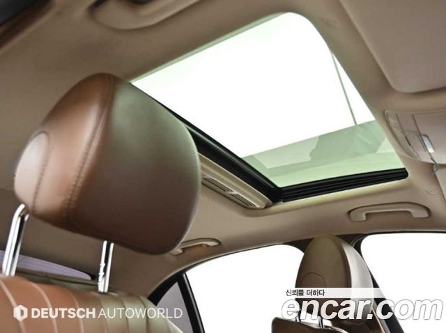Mercedes-Benz E-Class 2019 — photo 18