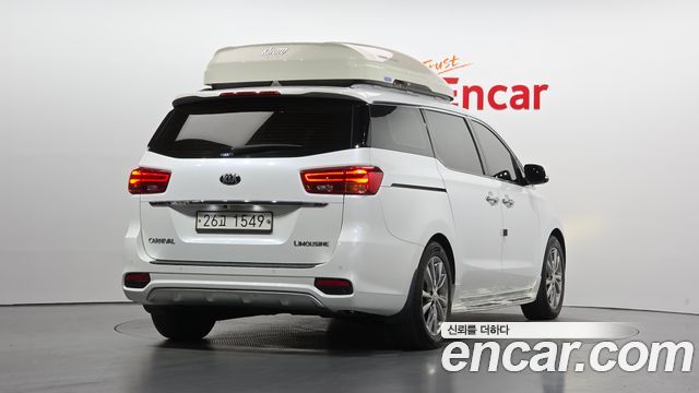 Kia Canival 2019 — photo 2