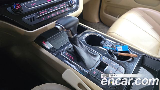 Kia Canival 2019 — photo 12