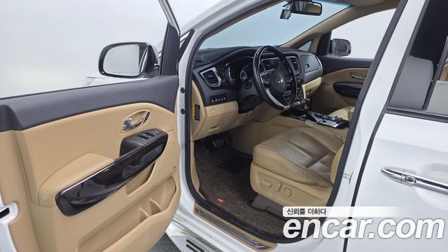 Kia Canival 2019 — photo 13