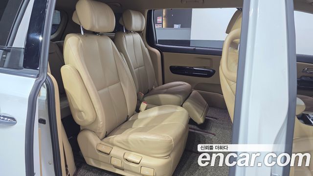 Kia Canival 2019 — photo 17