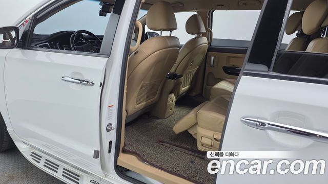 Kia Canival 2019 — photo 18