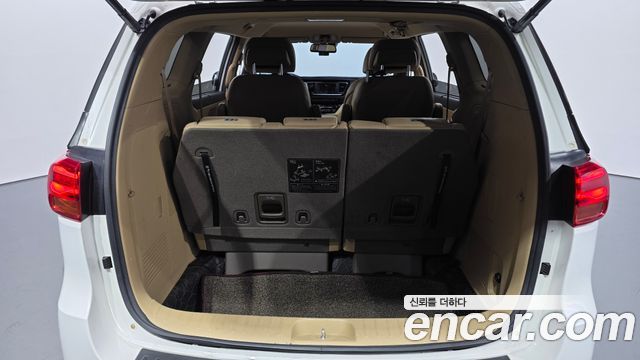Kia Canival 2019 — photo 24