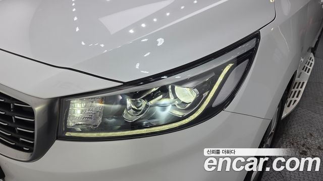 Kia Canival 2019 — photo 8