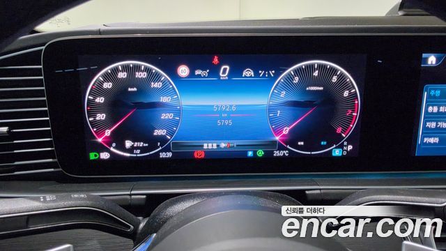 Mercedes-Benz GLE-Class 2026 — photo 16