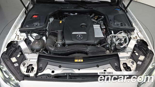 Mercedes-Benz E-Class 2023 — photo 6