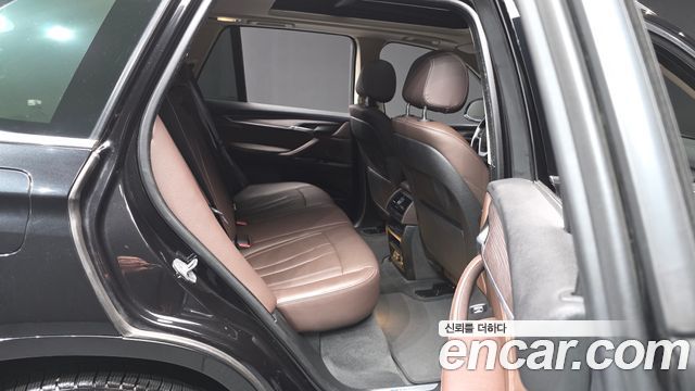 BMW X5 2018 — photo 18