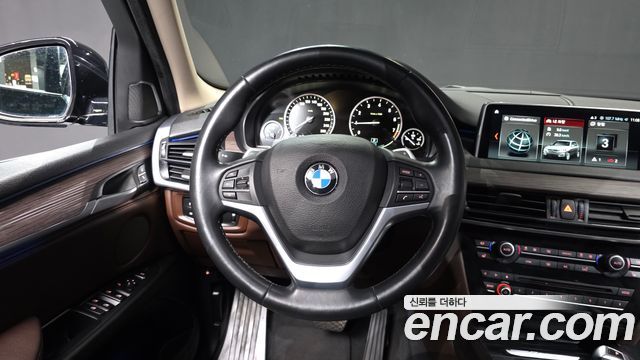 BMW X5 2018 — photo 19