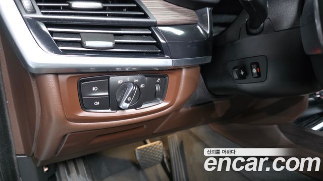 BMW X5 2018 — photo 20