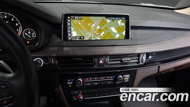 BMW X5 2018 — photo 21