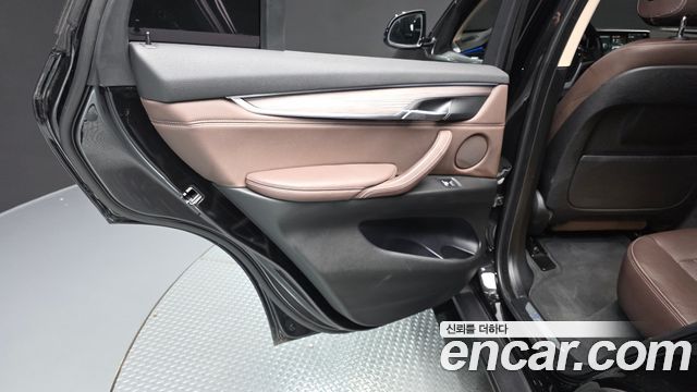 BMW X5 2018 — photo 15