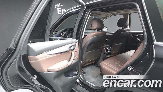 BMW X5 2018 — photo 16