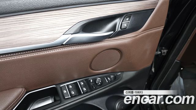 BMW X5 2018 — photo 29
